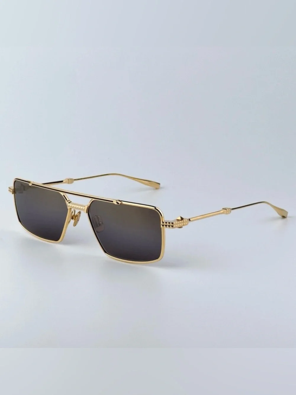 VALENTINO Sunglasses 😎 - Picture 2 of 6